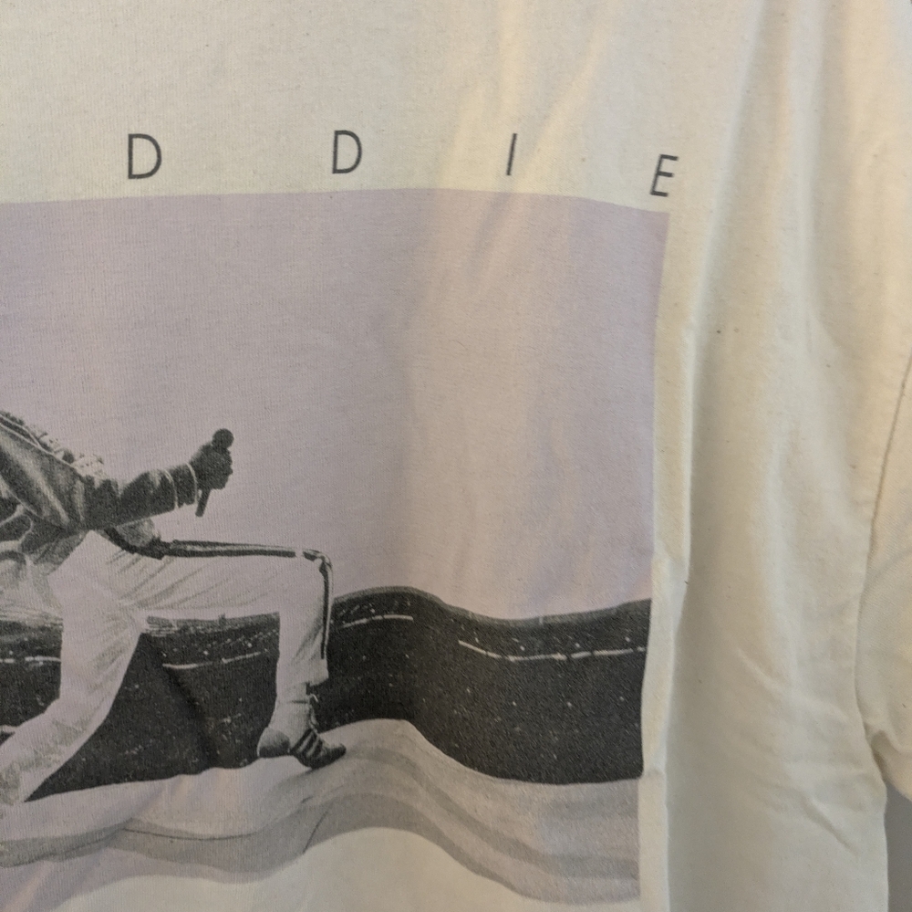 Light cropped Freddie Graphic Cream T-Shirt - Picture 4 of 5